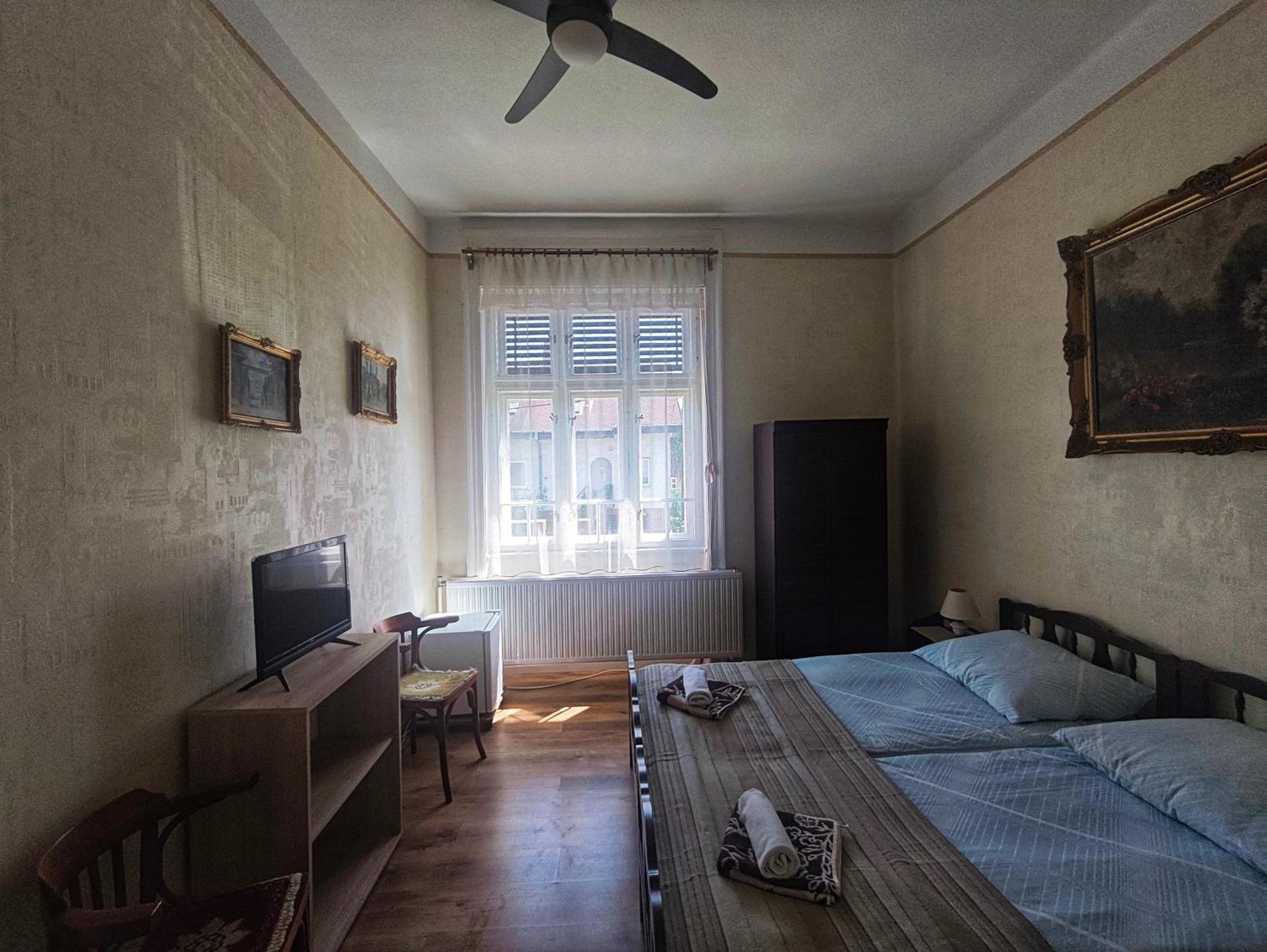 Отель Illes Vendeghaz Кестхей Экстерьер фото